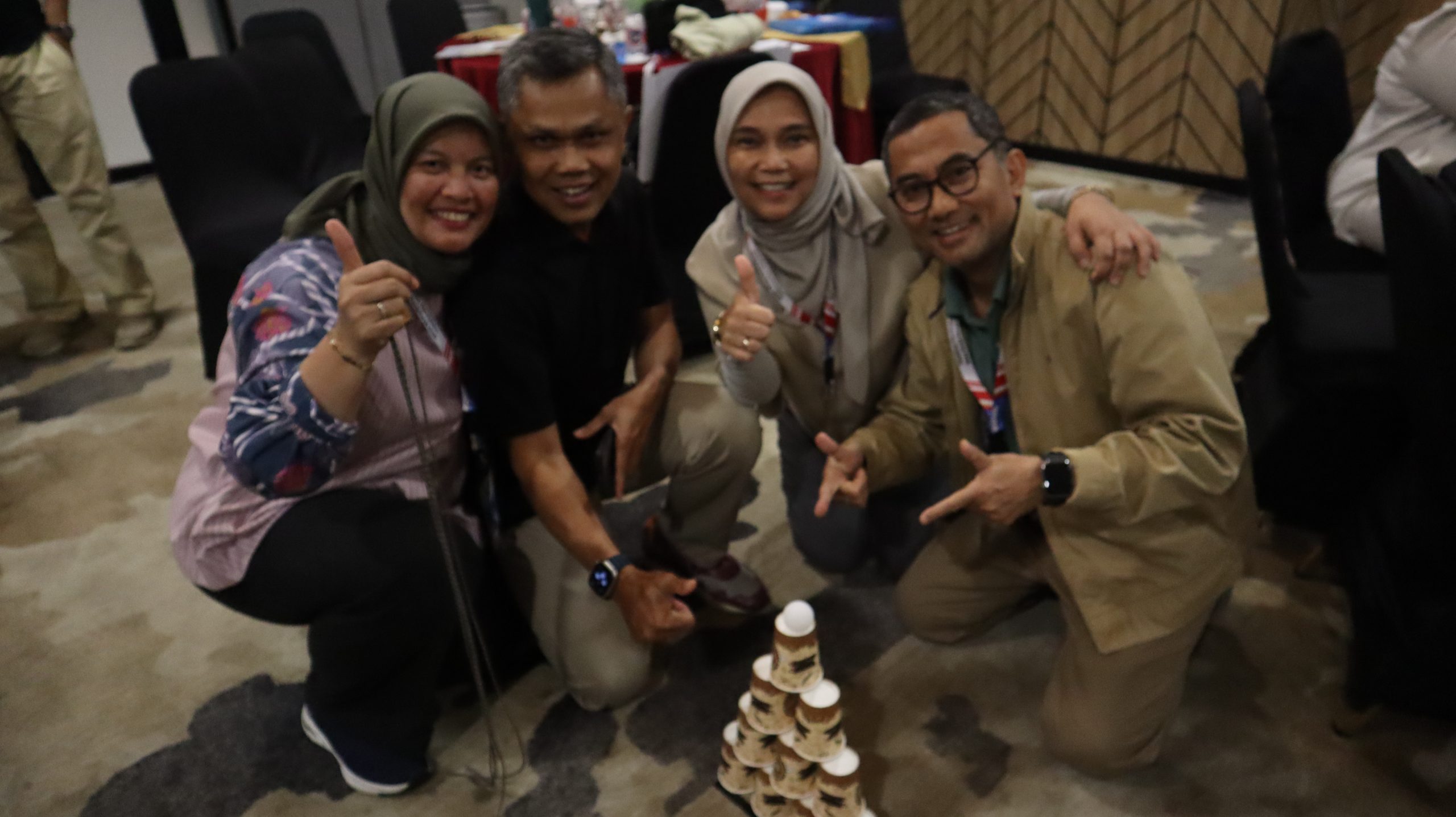 Tema Gathering Perusahaan